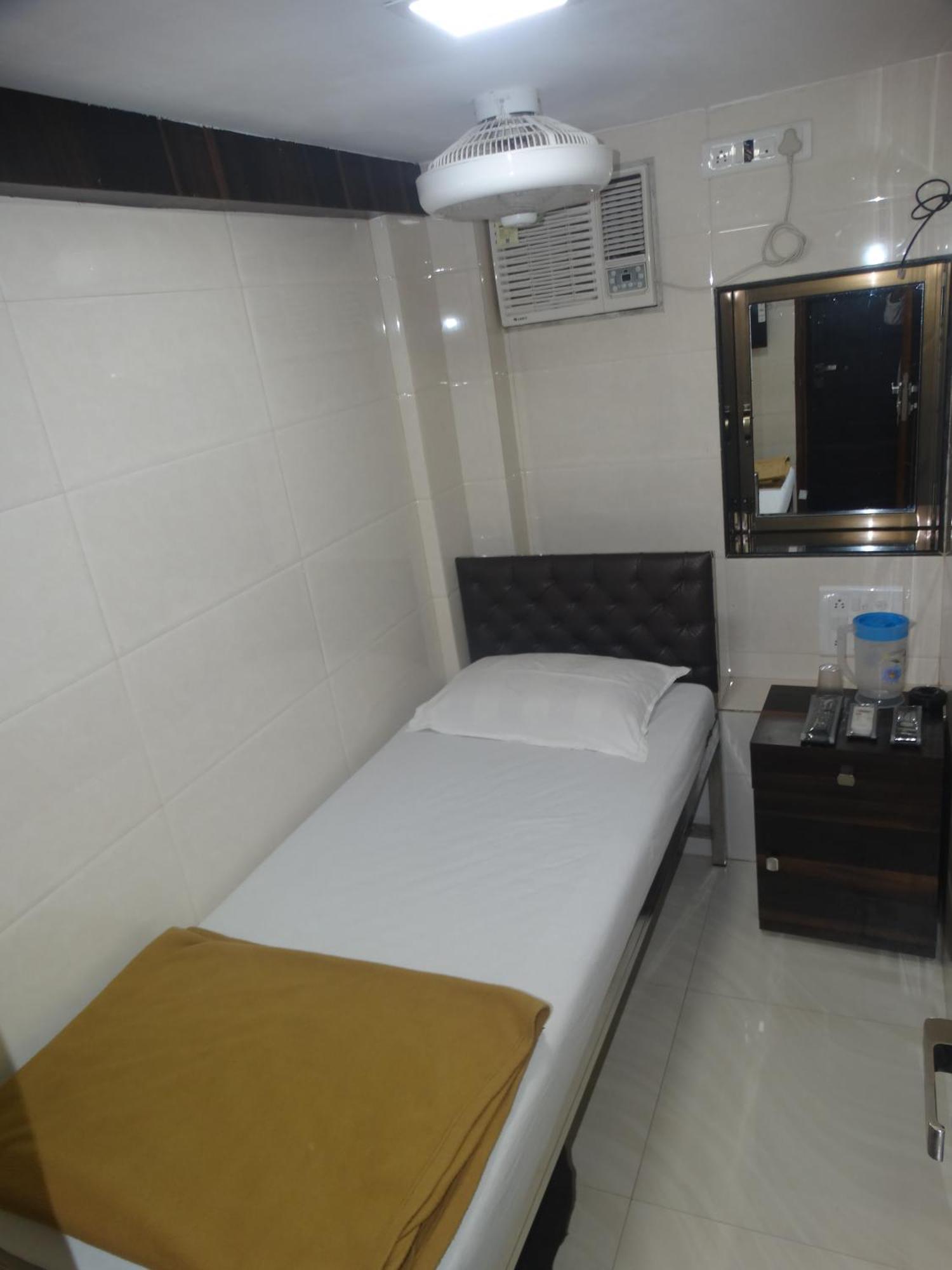 Hotel Qamar 孟买 外观 照片